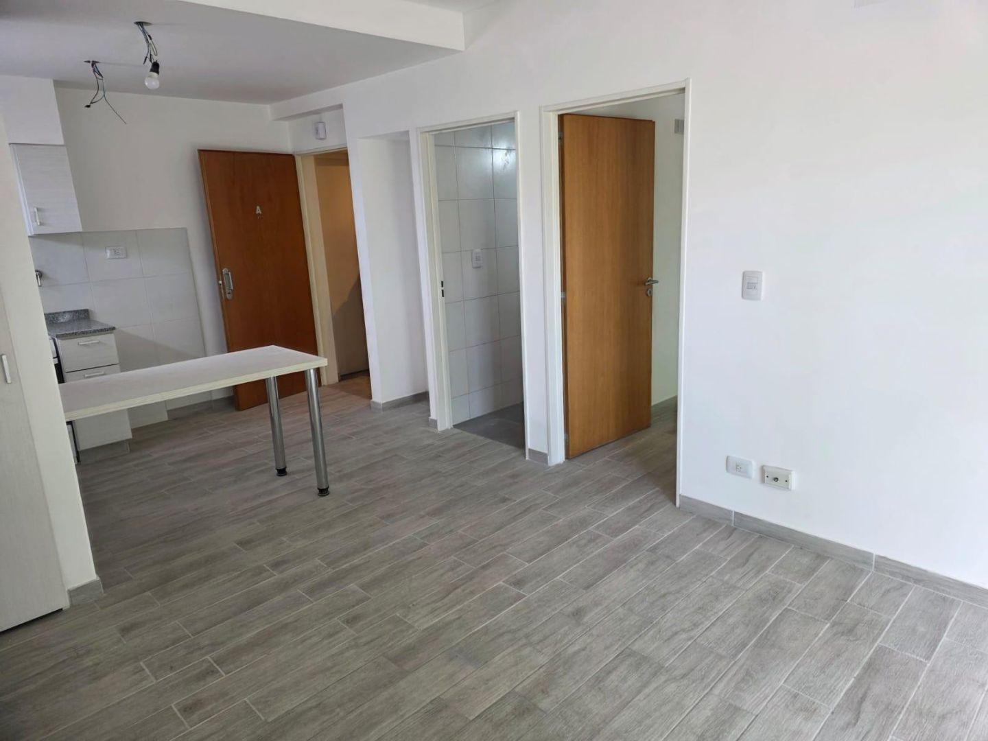 Foto de Departamento de dos ambientes en venta en Villa Luro, imagen 1