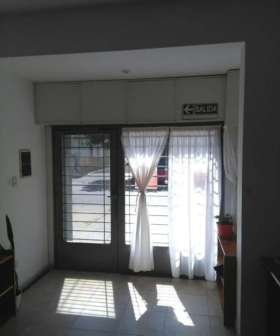 Cochabamba 1100, Local al frente, 75 m2. 3