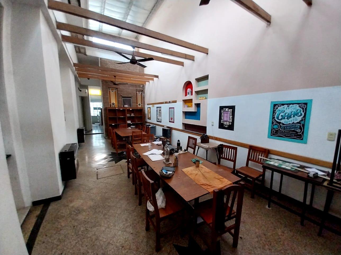 Foto de Ayacucho 1700, casa uso comercial, 6 habitaciones, gran living/comedor.-, imagen 3