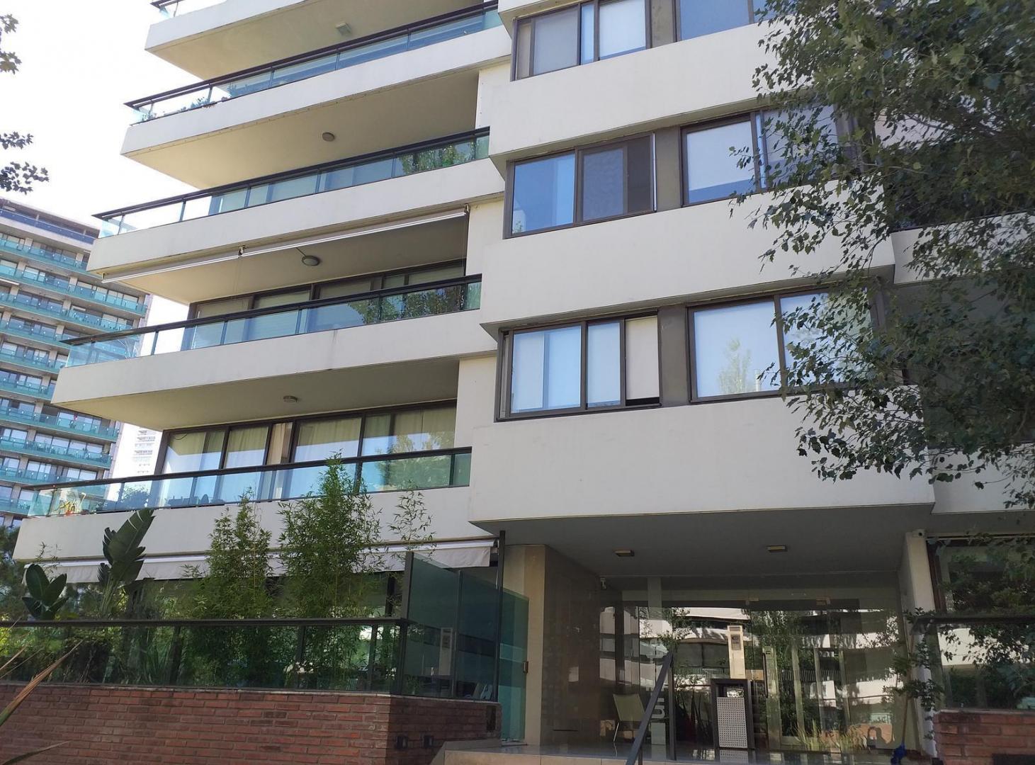 DepartamentoCondominios del Alto 1, duplex, 3 dormitorios, 192 m2, doble cocheras