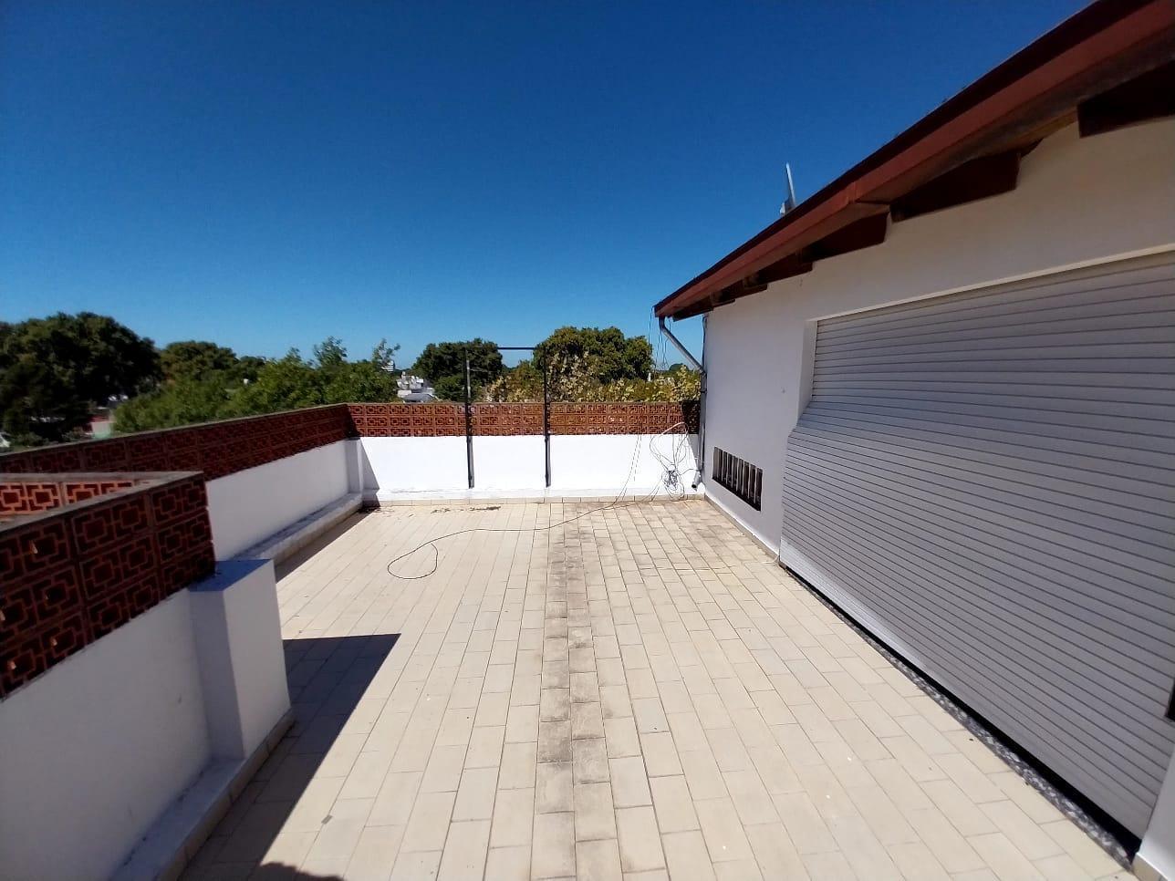 Foto de Casa en planta alta, 3 dormitorios, 270 m2., imagen 2