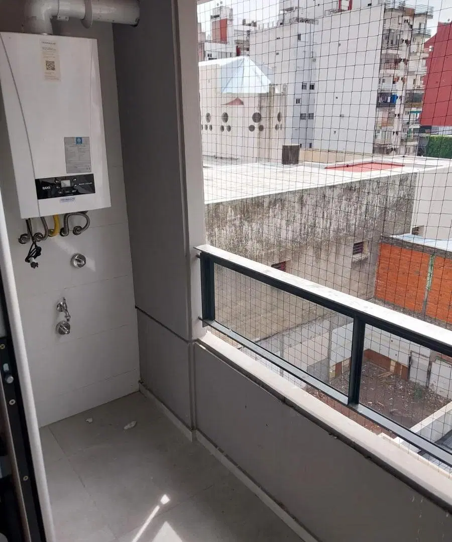 San Juan 536, departamento 1 dormitorio, 57 m2, balcón al frente. 5