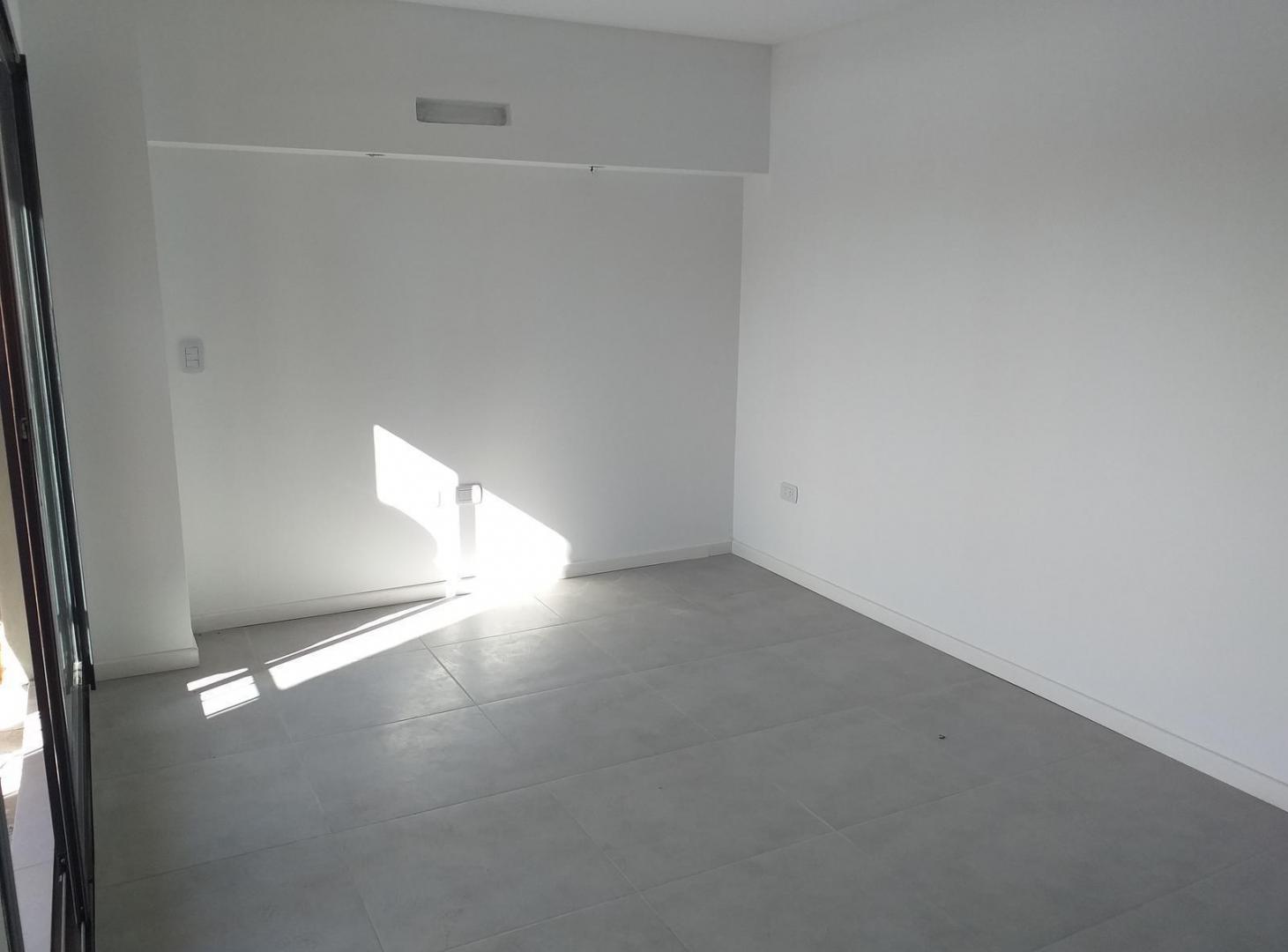Foto de Departamento 1 dormitorio, 53 m2, Refineria., imagen 2