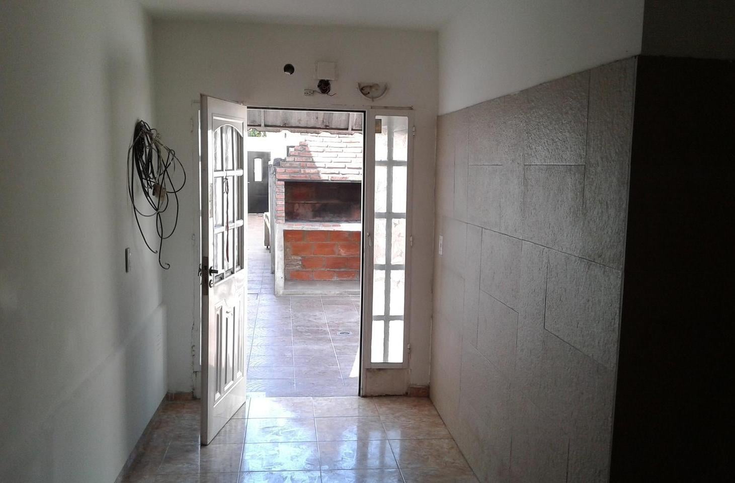 Foto de Arroyito, pasillo único, 2 dormitorios, patio con parrillero, terraza.-, imagen 5