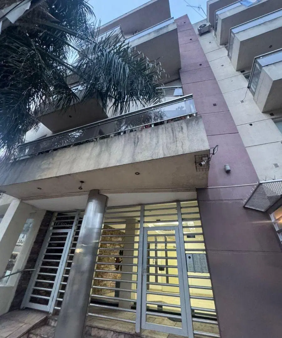 LUMINOSO MONOAMBIENTE CON AMPLIO BALCON, COCHERA OPCIONAL Y EXCELENTE UBICACION 2