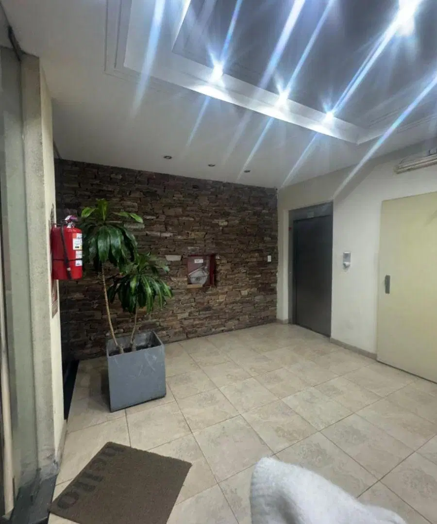 LUMINOSO MONOAMBIENTE CON AMPLIO BALCON, COCHERA OPCIONAL Y EXCELENTE UBICACION 1