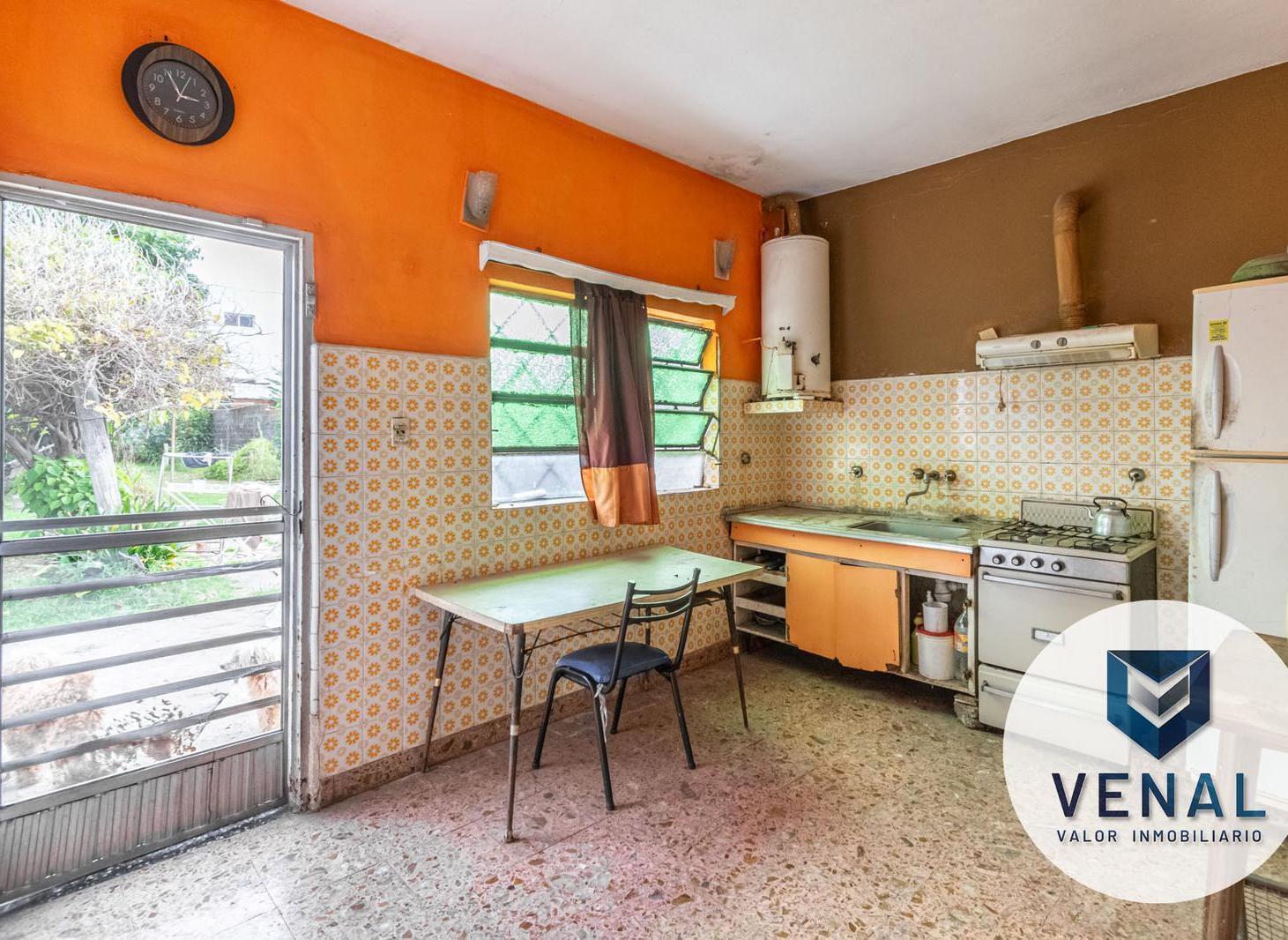 Venta Casa 3 ambientes, lote 459m², fondo y jardín, excelente ubicación residencial en Don Torcuato