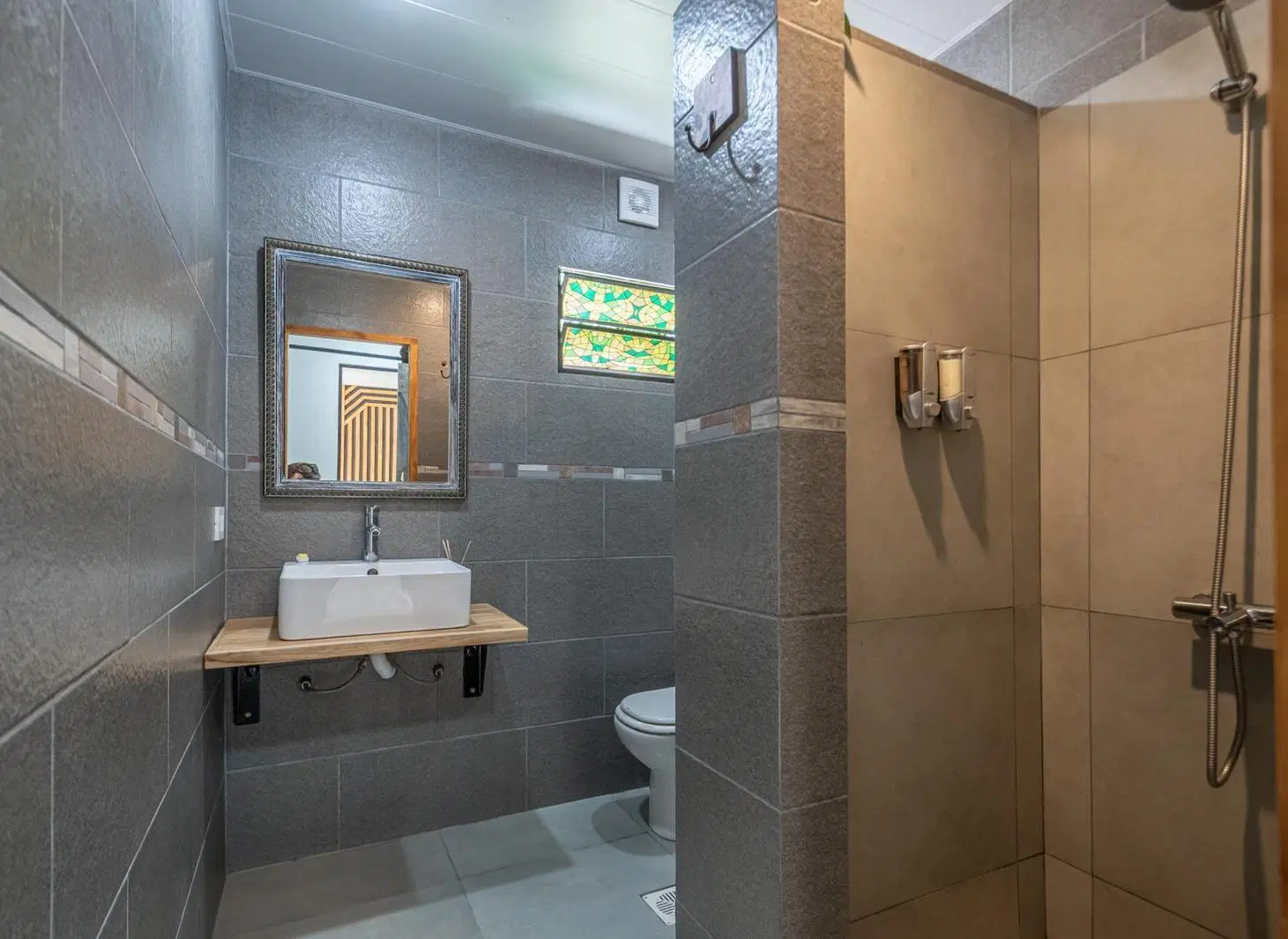Venta Casa tipo Loft en Escobar con gran parque y pileta, Barrio los pájaros, El Cazador 5