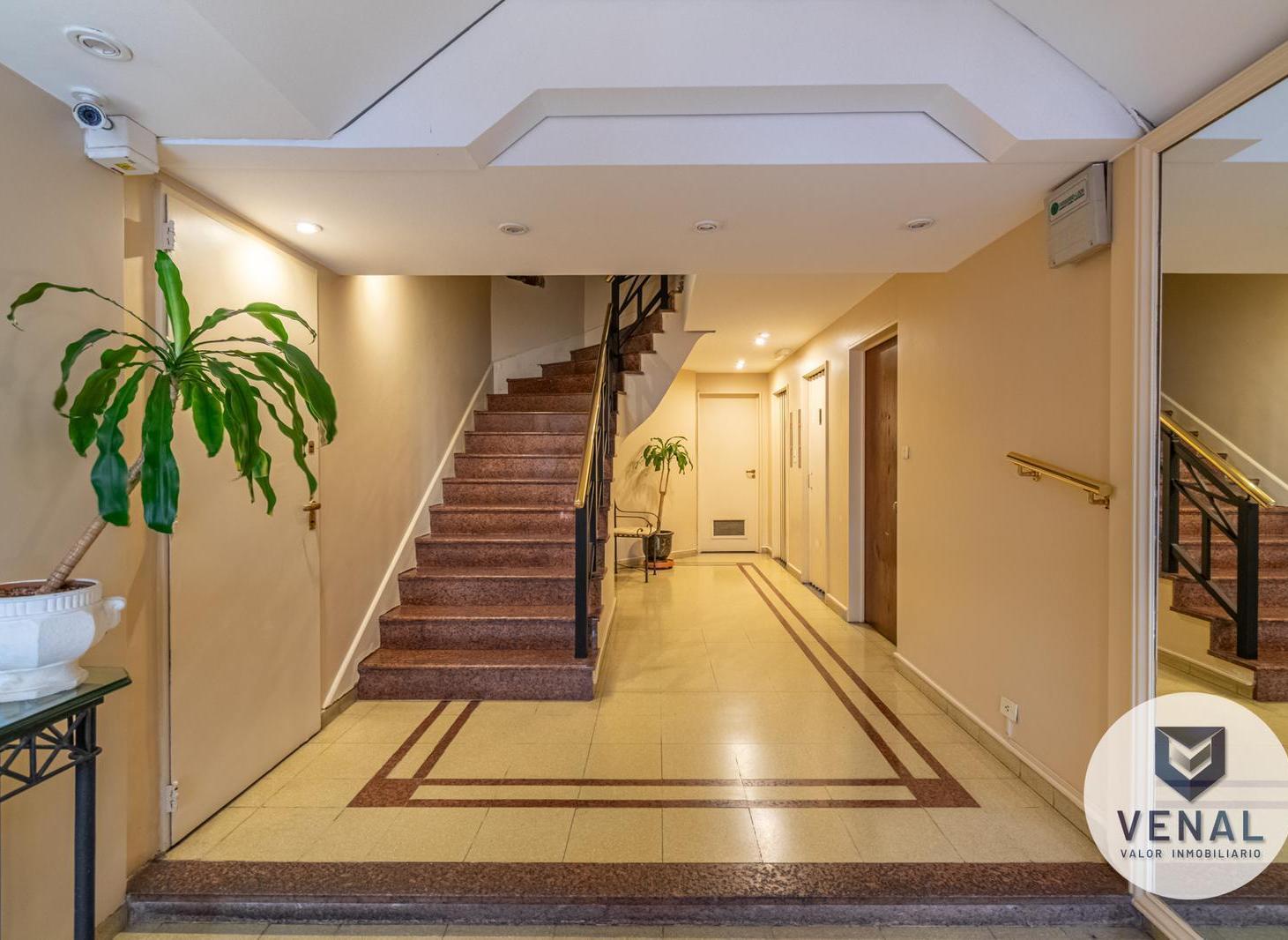 Foto de Venta Departamento en Colegiales 3 ambientes con cochera a metros de, imagen 1