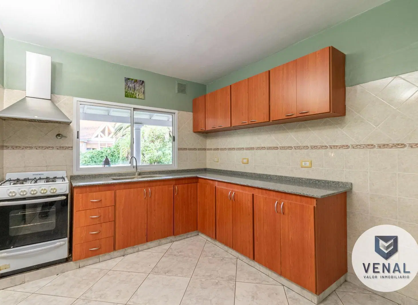 Venta Casa en Fincas de Maschwitz 5amb 3dorm 2baños, toilette, pileta, galería, parrilla, terraza 4