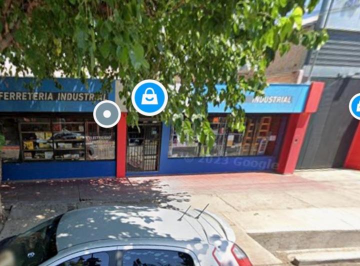 Local comercial con galpón en alquiler 3