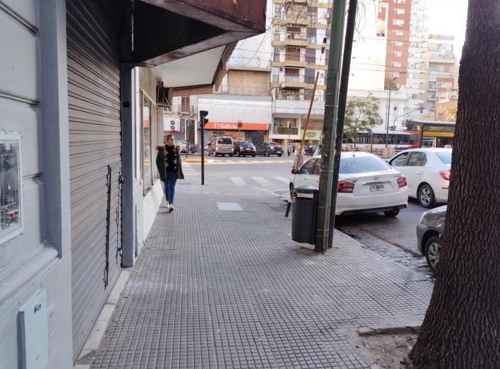 Dueño alquila local metros de  Av.Cabildo 1