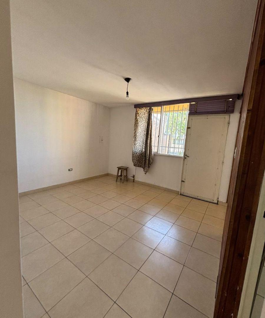 Foto de CASA EN VENTA, BARRIO INFANTA, imagen 2