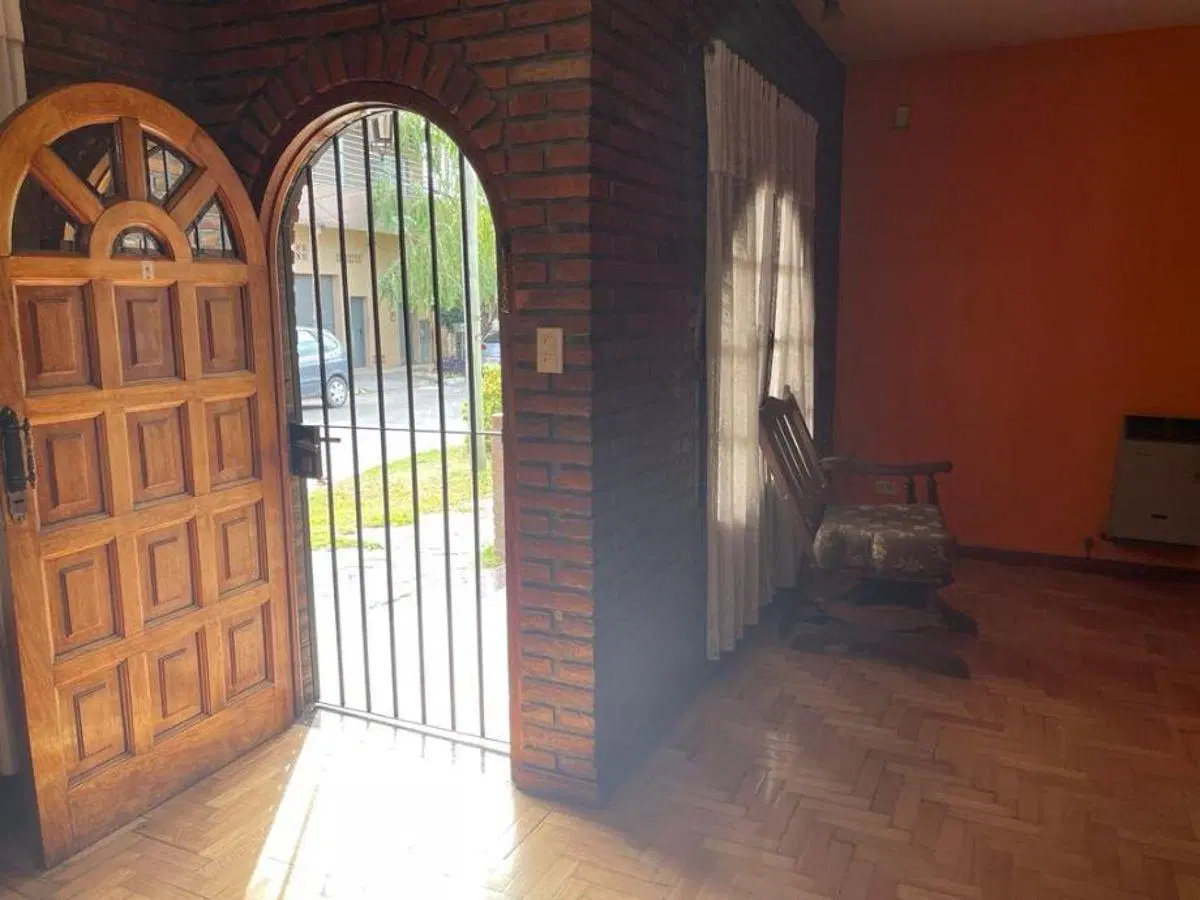 Casa PH venta Bernal Oeste 1