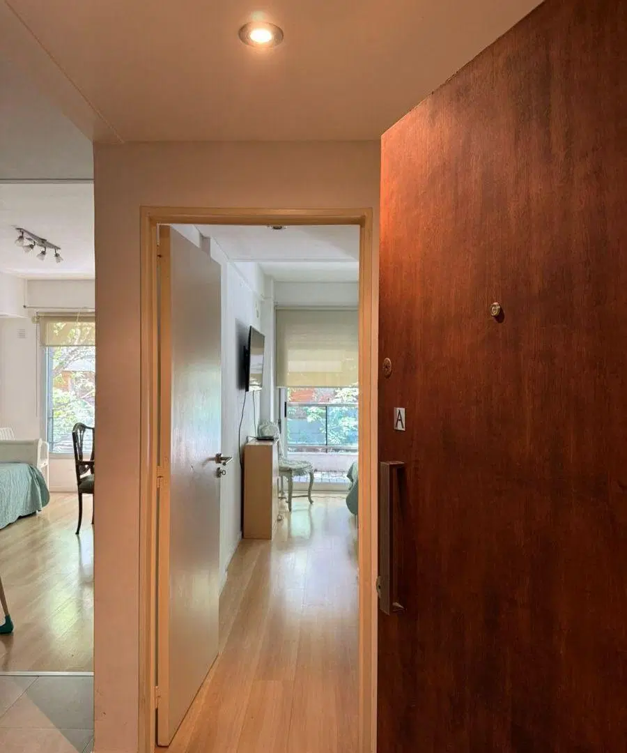 2 ambientes al frente con balcon, baño, toil, cocina, lavadero incorp.Pileta, sum en pb, sauna. 4