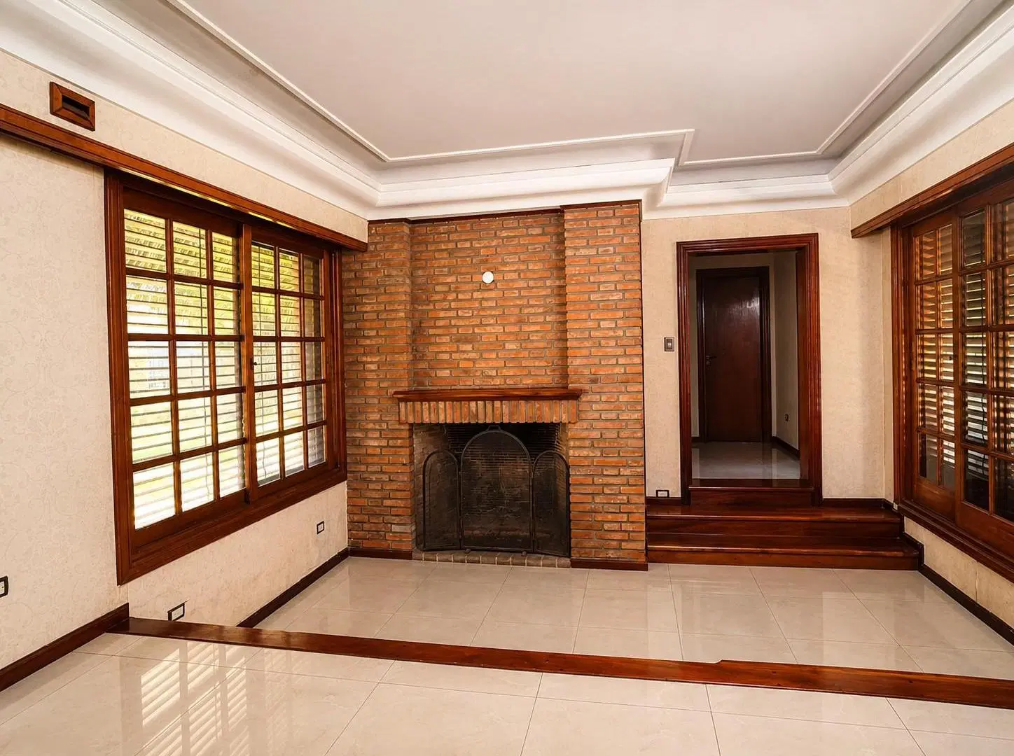 Venta casa 6 ambientes con pileta y quincho con parrilla 5