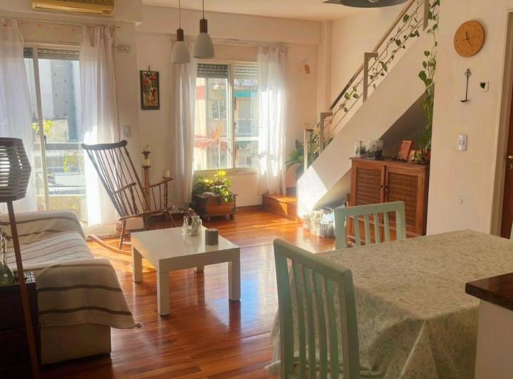 Alquila Dueño Directo – 3 Ambientes Dúplex con Balcón y Cochera en Villa Urquiza 1
