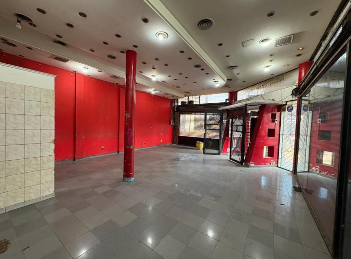 LOCAL COMERCIAL EN ALQUILER EN LANUS 4