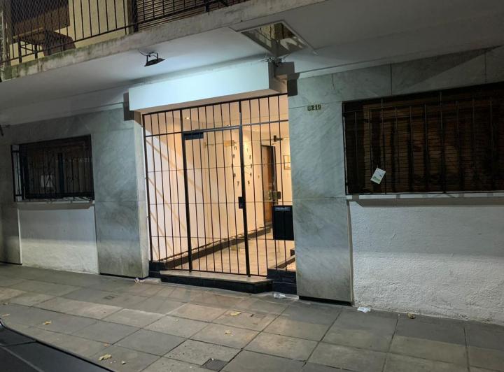Alquilo departamento un ambiente y medio dividido apto profesional 2