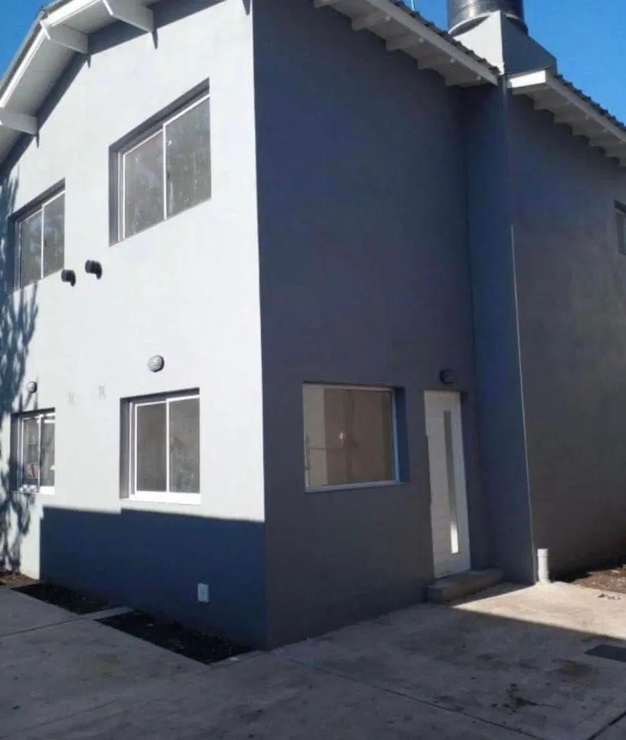 Departamento tipo duplex 3 ambientes en alquiler Barrio Caisamar 2