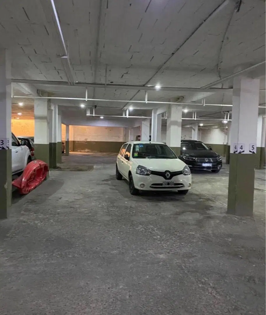 Departamento con 2 dormitorios en alquiler en La Perla con patio y cochera cubierta 1