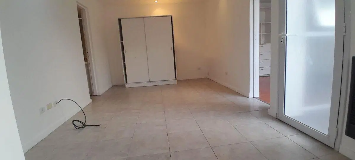 Departamento dos ambientes con cochera Garay y Neuquen 1