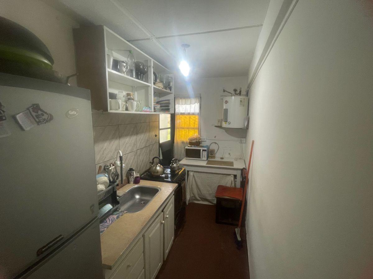 Foto de DEPARTAMENTO EN VENTA 4 AMBIENTES AYOLAS Y AV POLONIA, imagen 2