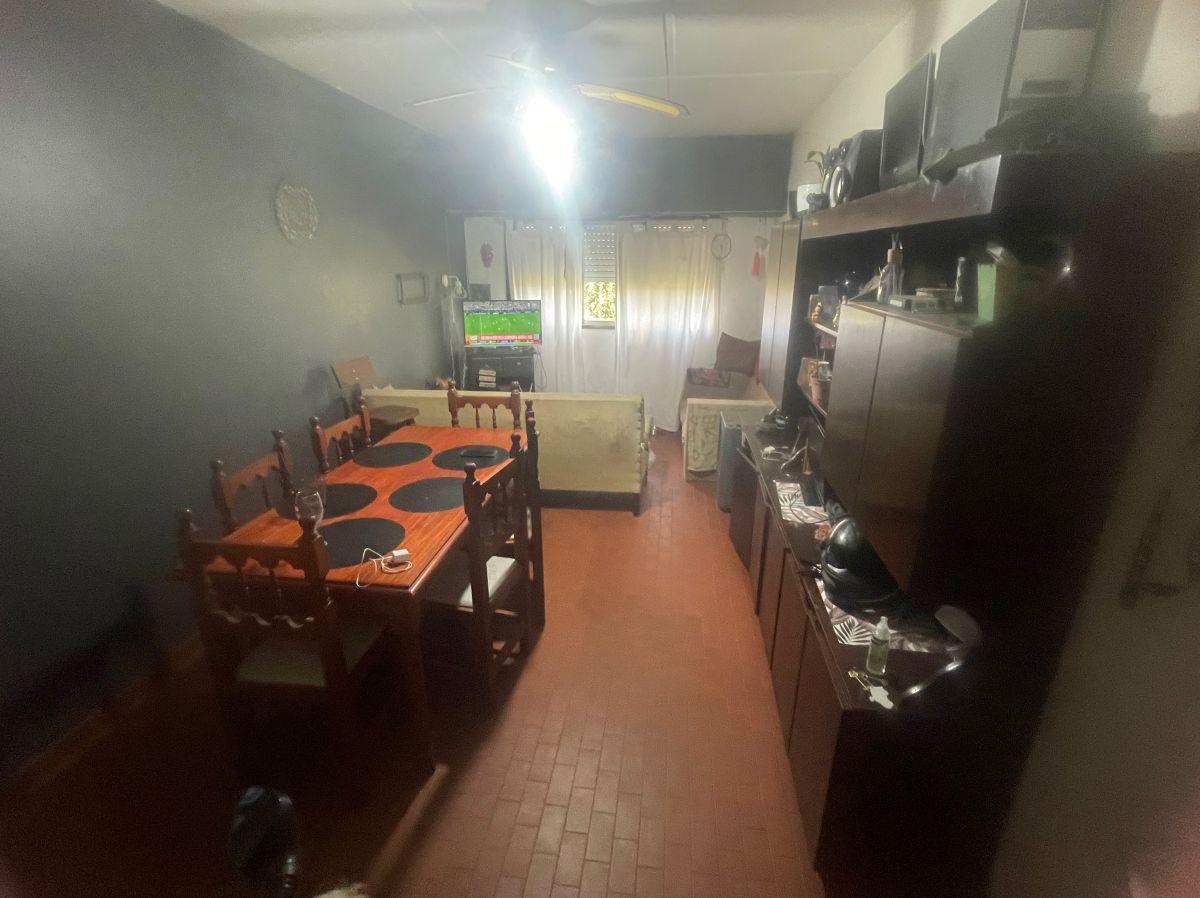 Foto de DEPARTAMENTO EN VENTA 4 AMBIENTES AYOLAS Y AV POLONIA, imagen 3