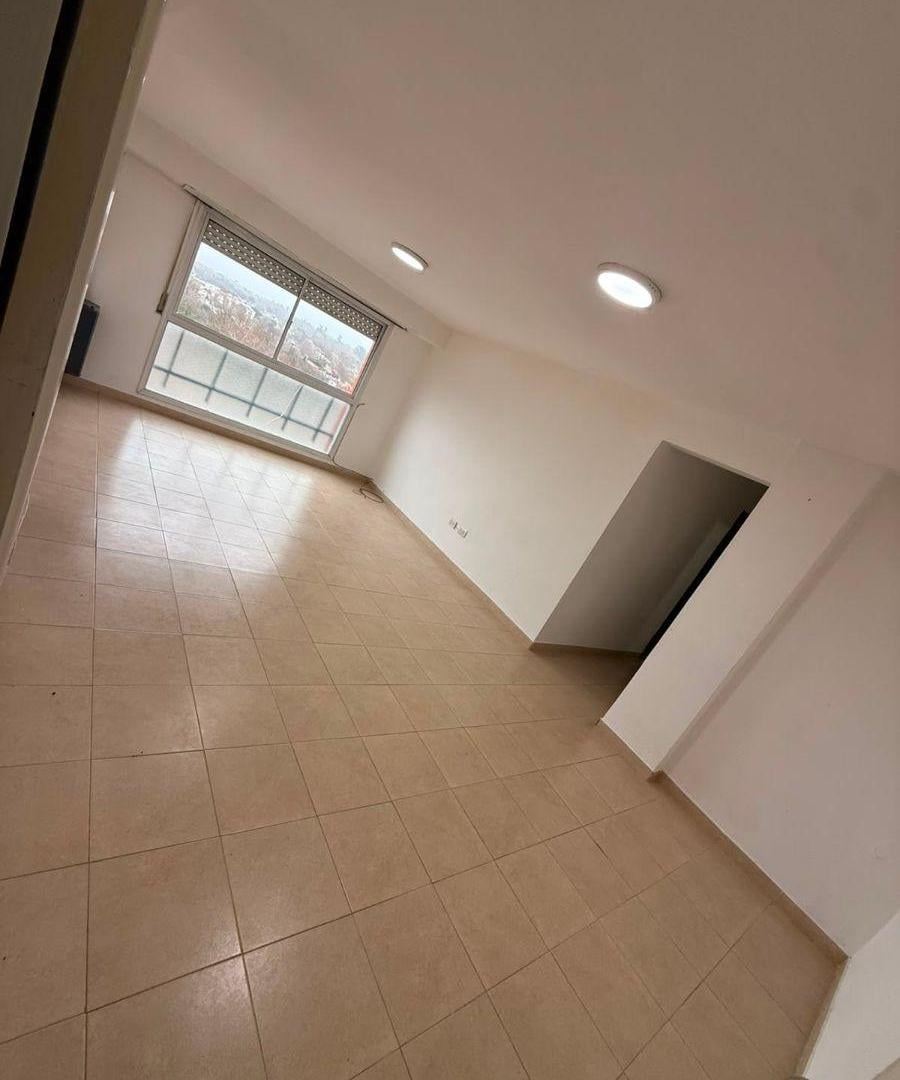 Foto de Departamento de 80 m² con 2 habitaciones en alquiler en Tejedor y, imagen 2