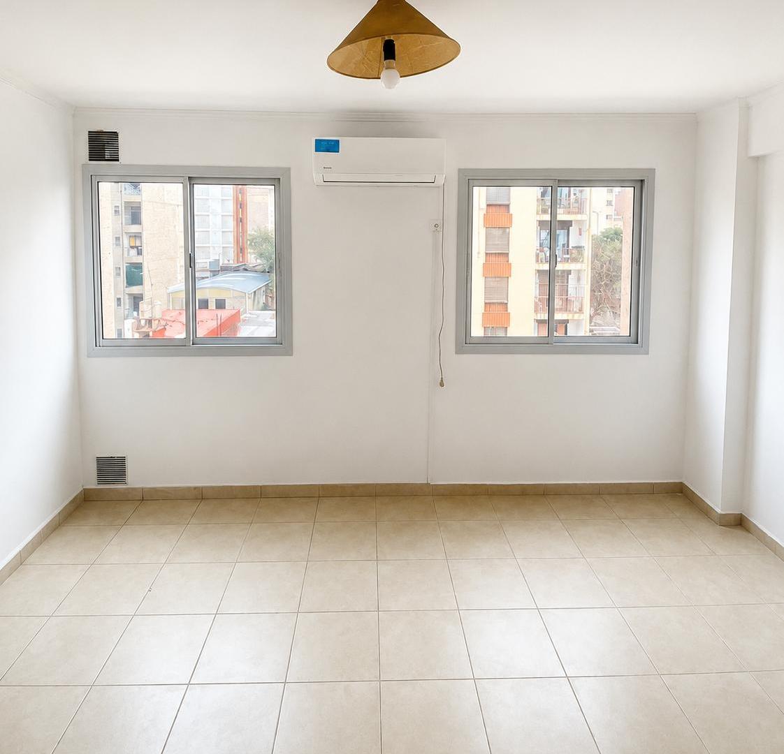 Foto de Monoambiente en alquiler de 40 m² en Dean Funes 956, Córdoba Capital, imagen 2