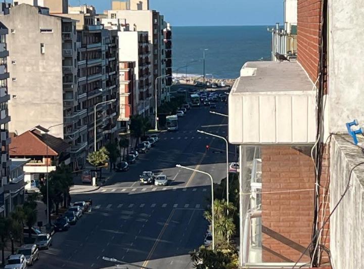 Departamento de 2 ambientes en zona La Perla 4