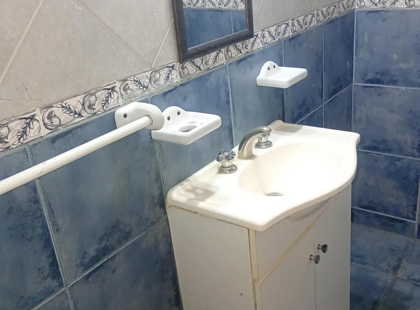 Departamento 3 ambientes en Cataluña y Av. Tejedor 2