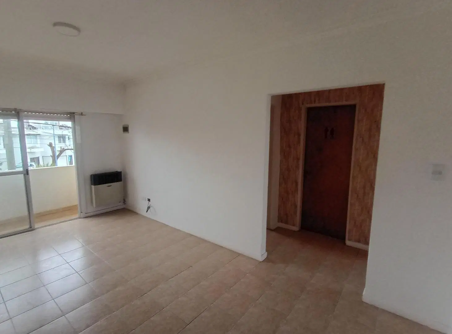 Departamento 3 ambientes en Cataluña y Av. Tejedor 4