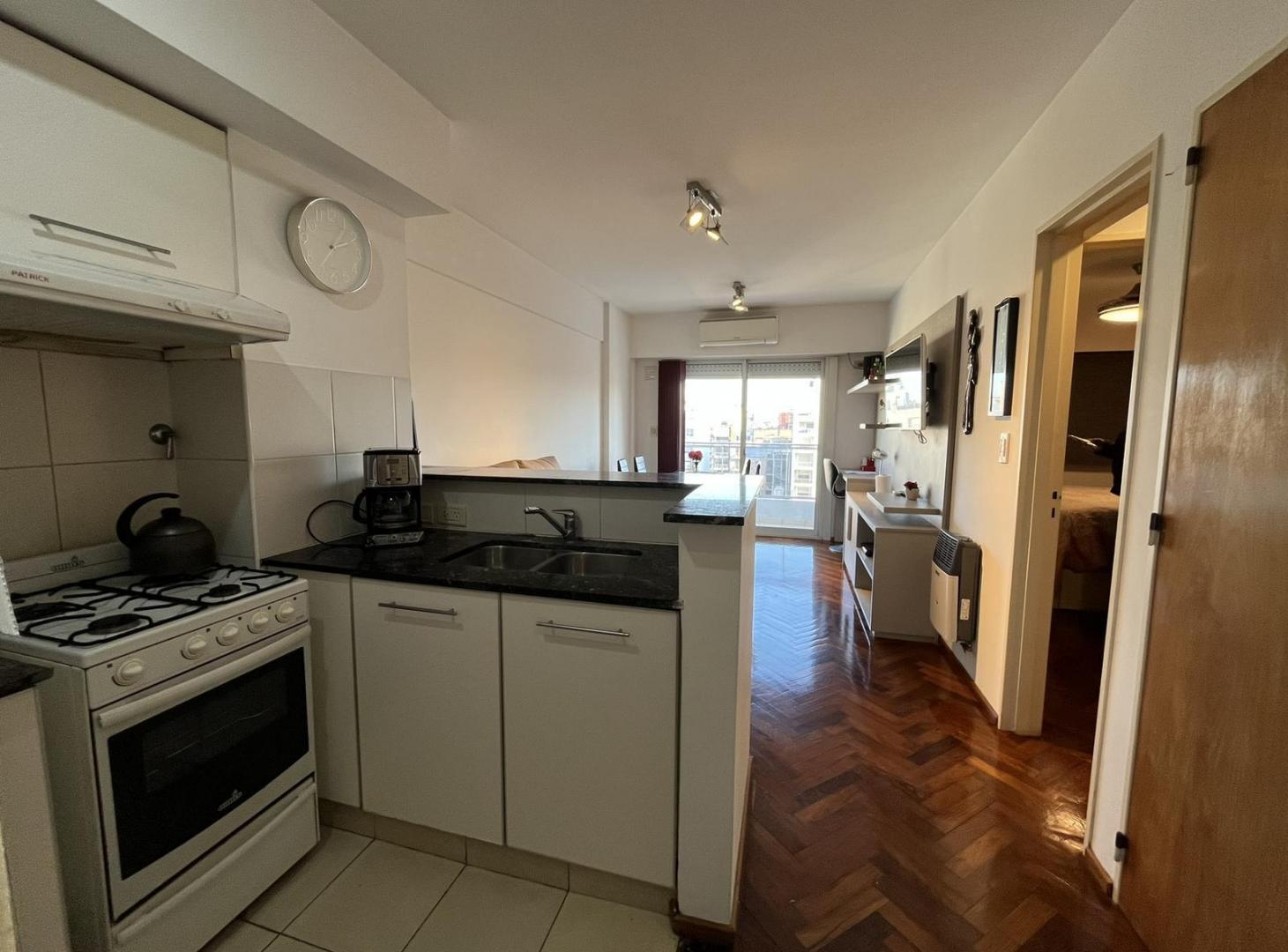 Foto de Venta departamento un dormitorio, quincho y pileta en zona Río, imagen 5