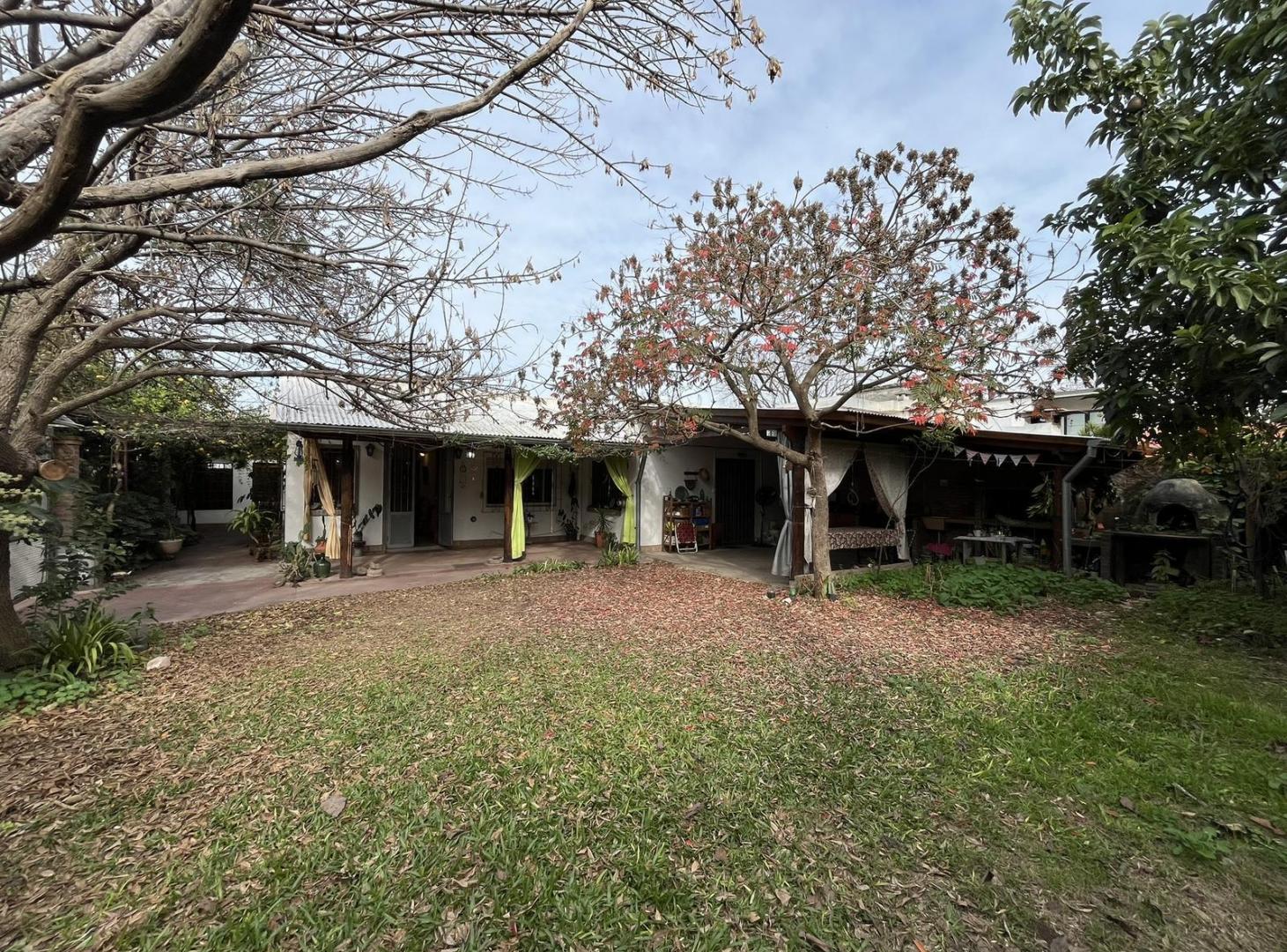 Foto de Venta casa 3 dormitorios quincho y cochera, imagen 3