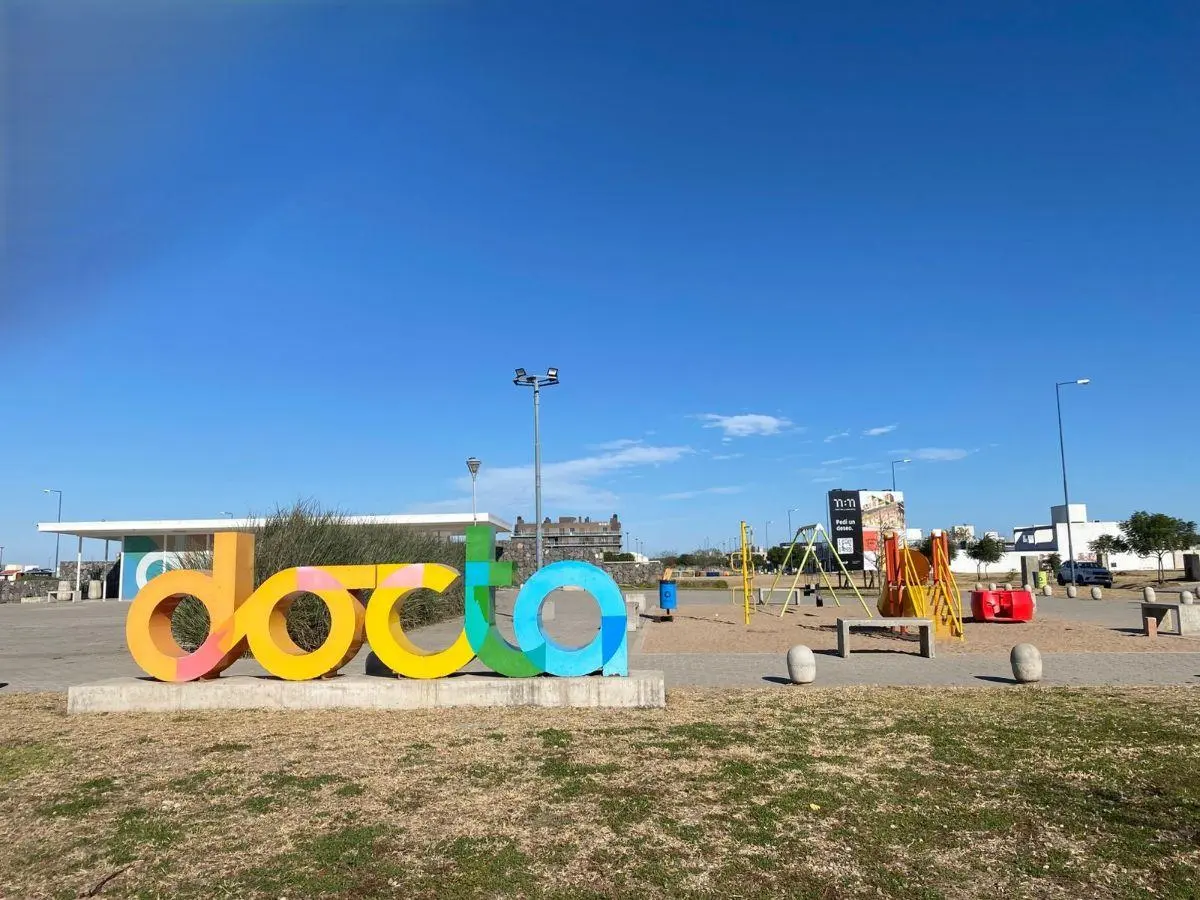 VENTA LOCAL COMERCIAL EN DOCTA AVENIDA - 65m2, ESQUINA 4
