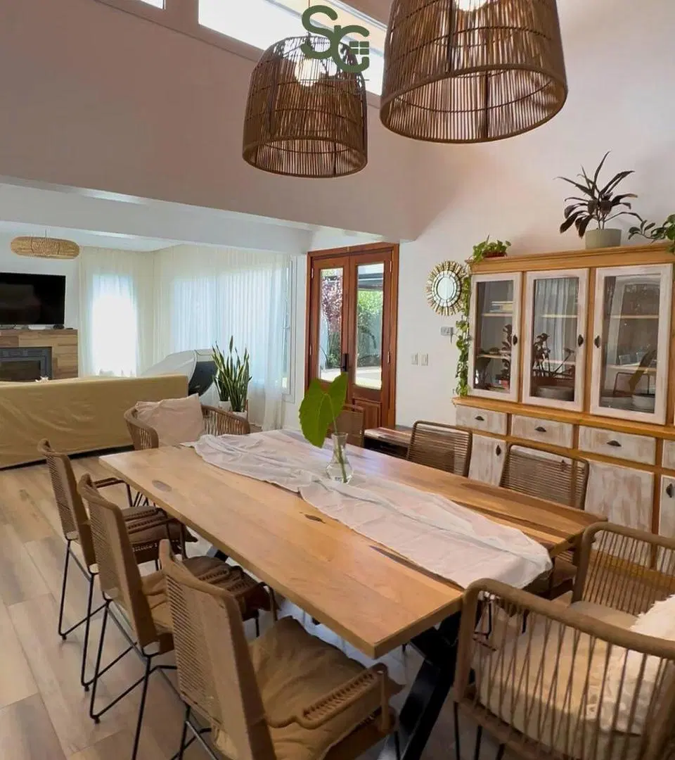 Casa de 4 ambientes, con piscina climatizada a la venta en Arenas del Sur. Mar del Plata 2