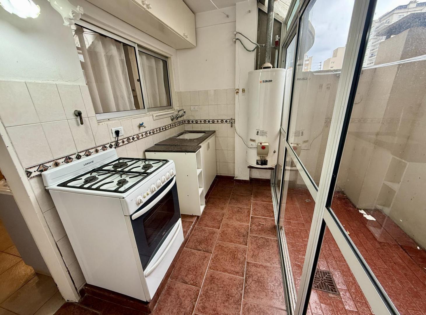 Foto de Departamento de 4 ambientes a la calle, con cochera, en venta, Plaza, imagen 5
