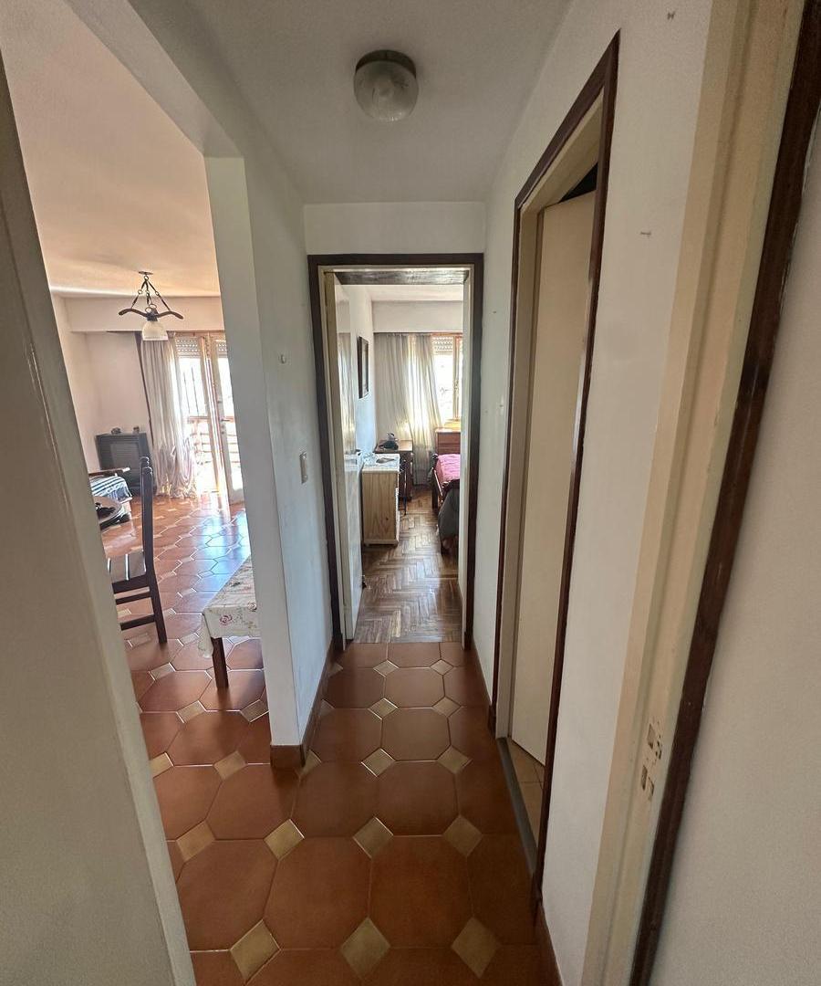 Foto de Departamento de 3 ambientes con balcon a la calle, en venta. Barrio, imagen 4