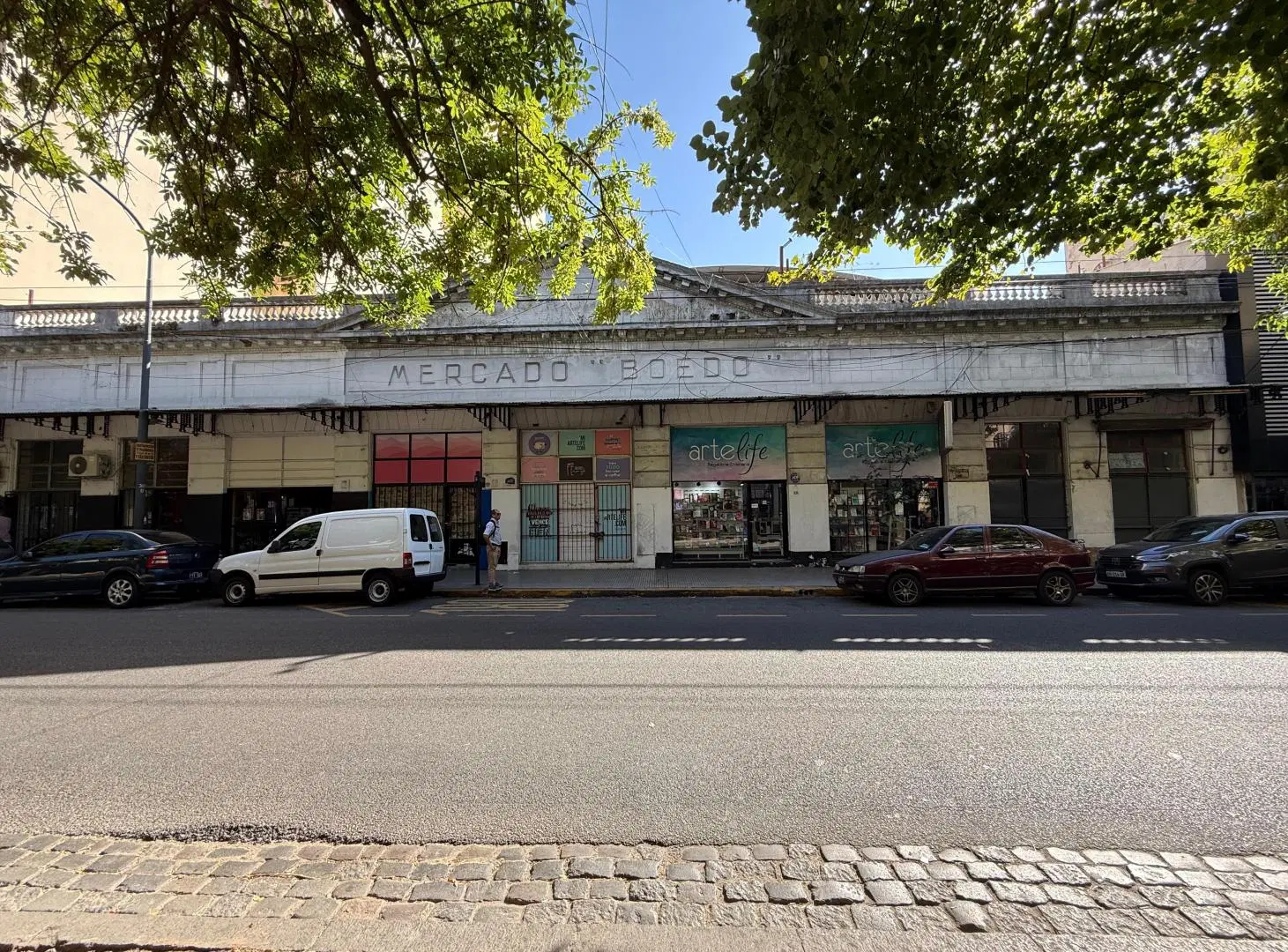 ALQUILER DE LOCAL COMERCIAL EN ALMAGRO SUR 3