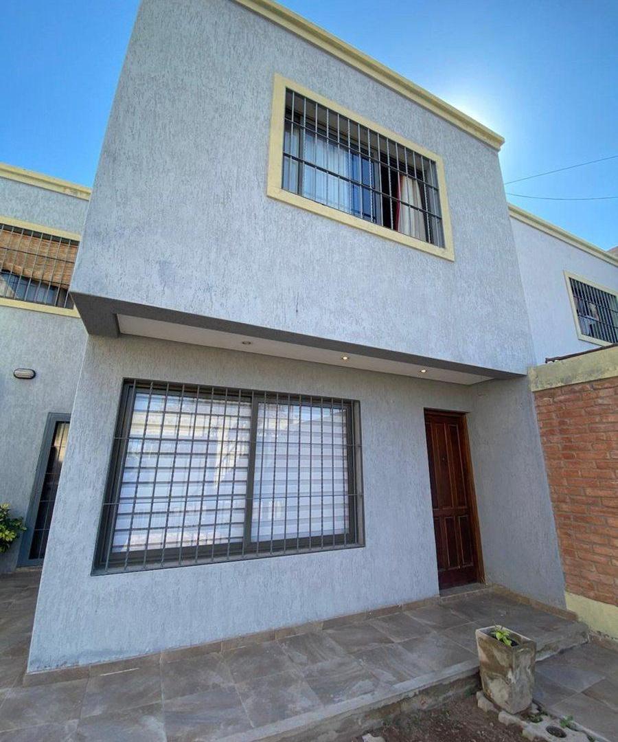 VENTA DE EXCELENTE DUPLEX BARRIO VIEJO TONEL 2