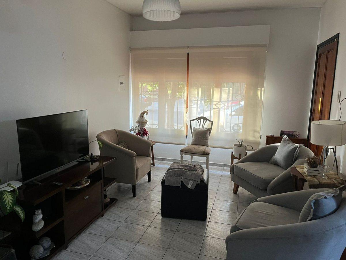 Exclusiva casa con piscina, en venta en Las Heras