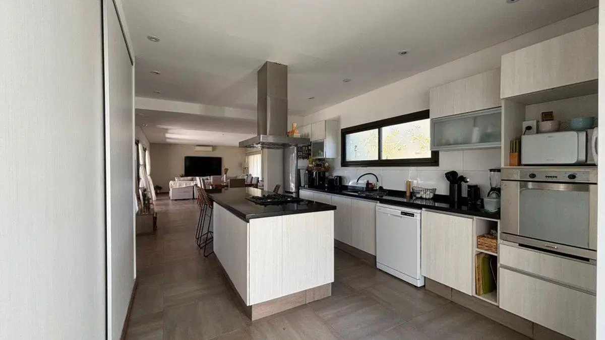 GRAN CASA DE CATEGORÍA EN VENTA Bº LICEO ETAPA 2/3 5