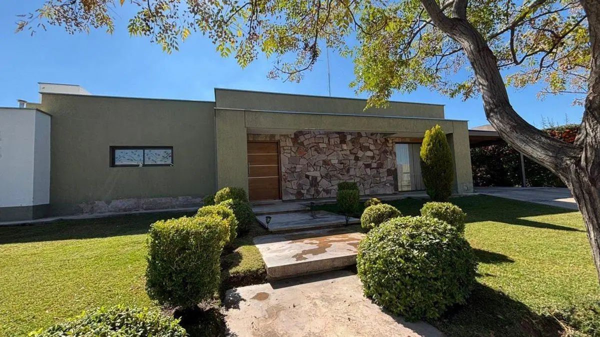 GRAN CASA DE CATEGORÍA EN VENTA Bº LICEO ETAPA 2/3 4