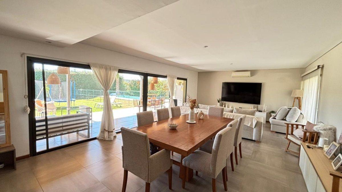 GRAN CASA DE CATEGORÍA EN VENTA Bº LICEO ETAPA 2/3