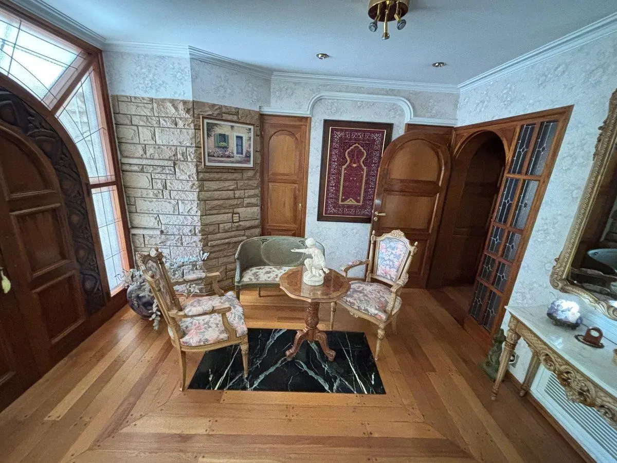 GRAN CASA DE CATEGORÍA SOBRE DARRAGUEIRA, CHACRAS 5