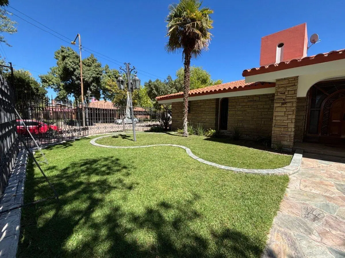 GRAN CASA DE CATEGORÍA SOBRE DARRAGUEIRA, CHACRAS 2