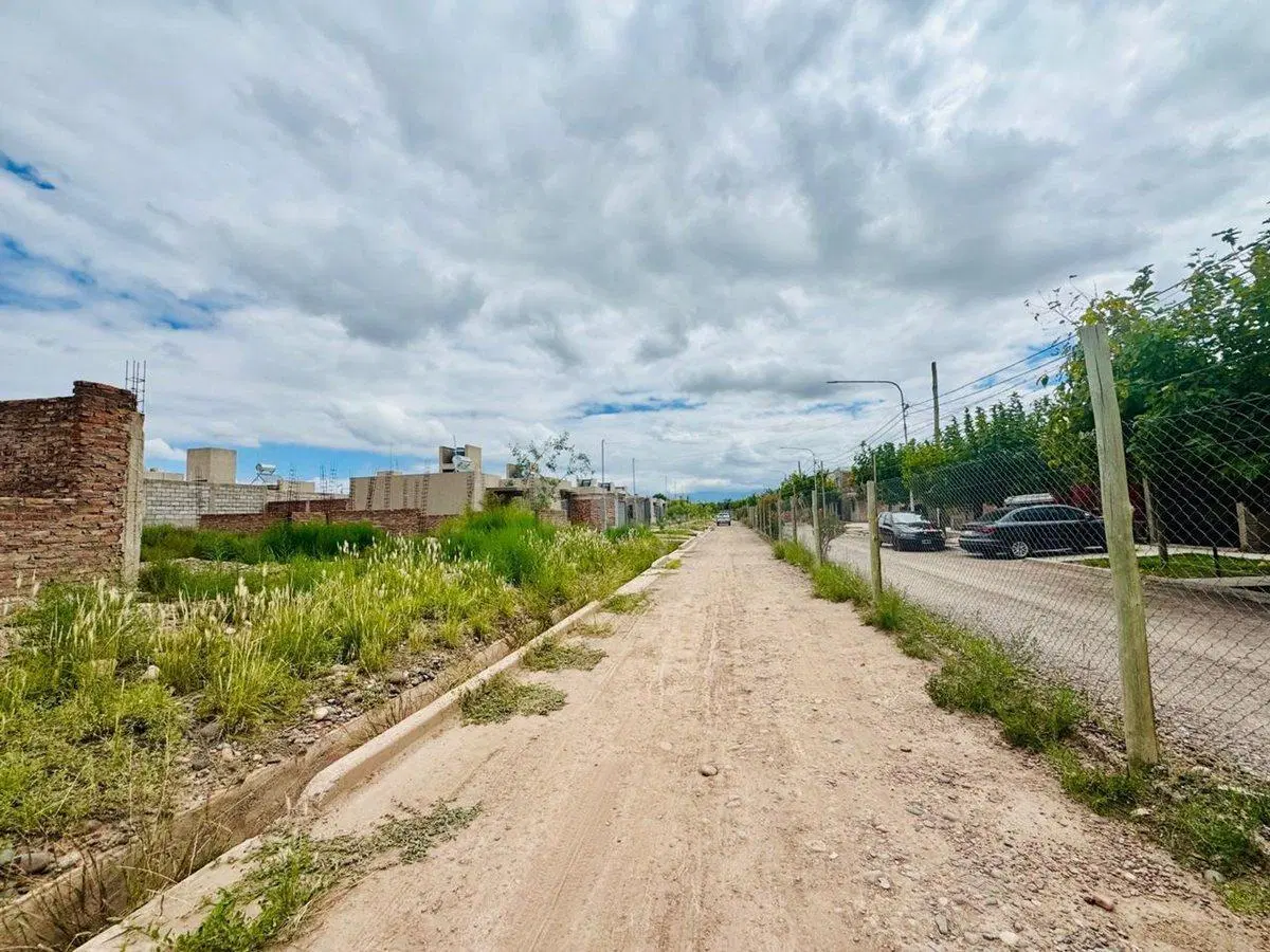 VENTA CASA EN OBRA BARRIO VILLA OLIVOS I ESQUINA 5