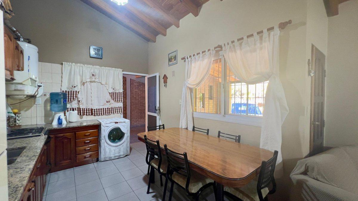 VENTA CASA + DPTO , BARRIO LOS AROMOS CARRODILLA