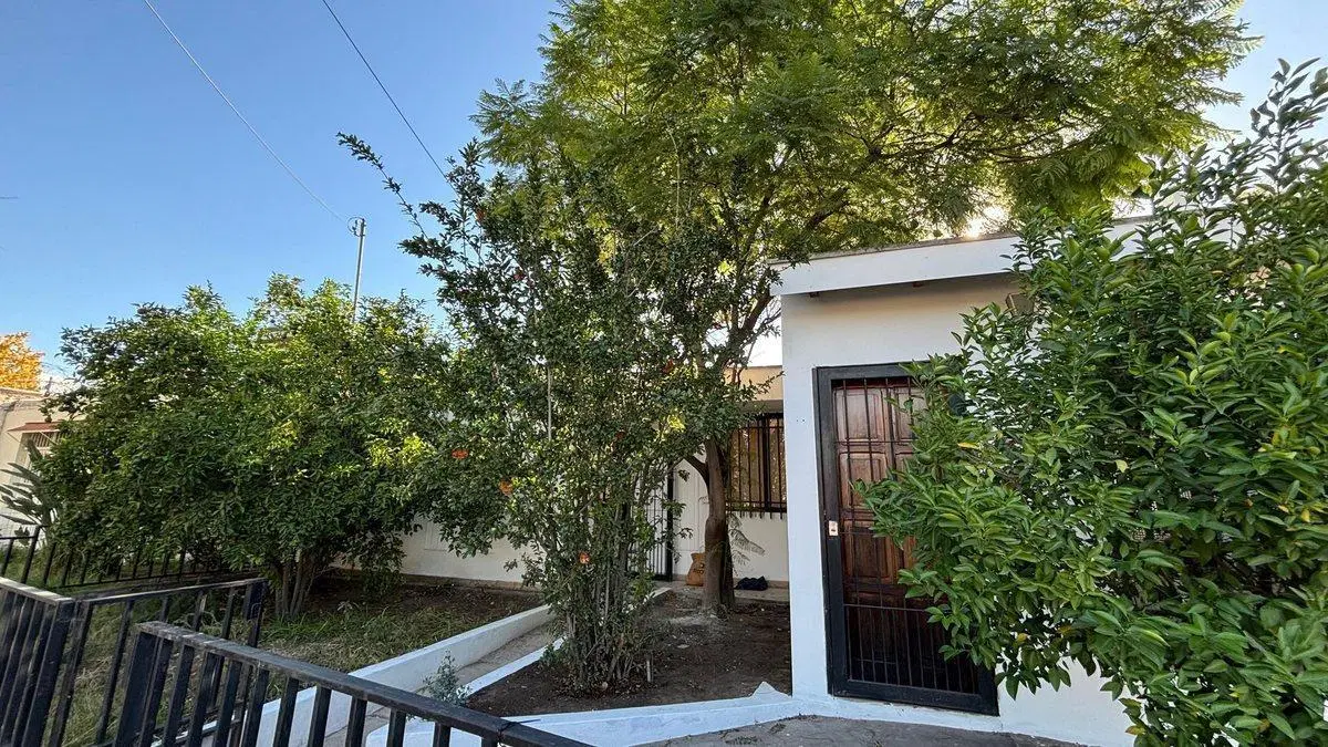 APTA CRÉDITO! CASA ESQUINA + DPTO, GODOY CRUZ 4